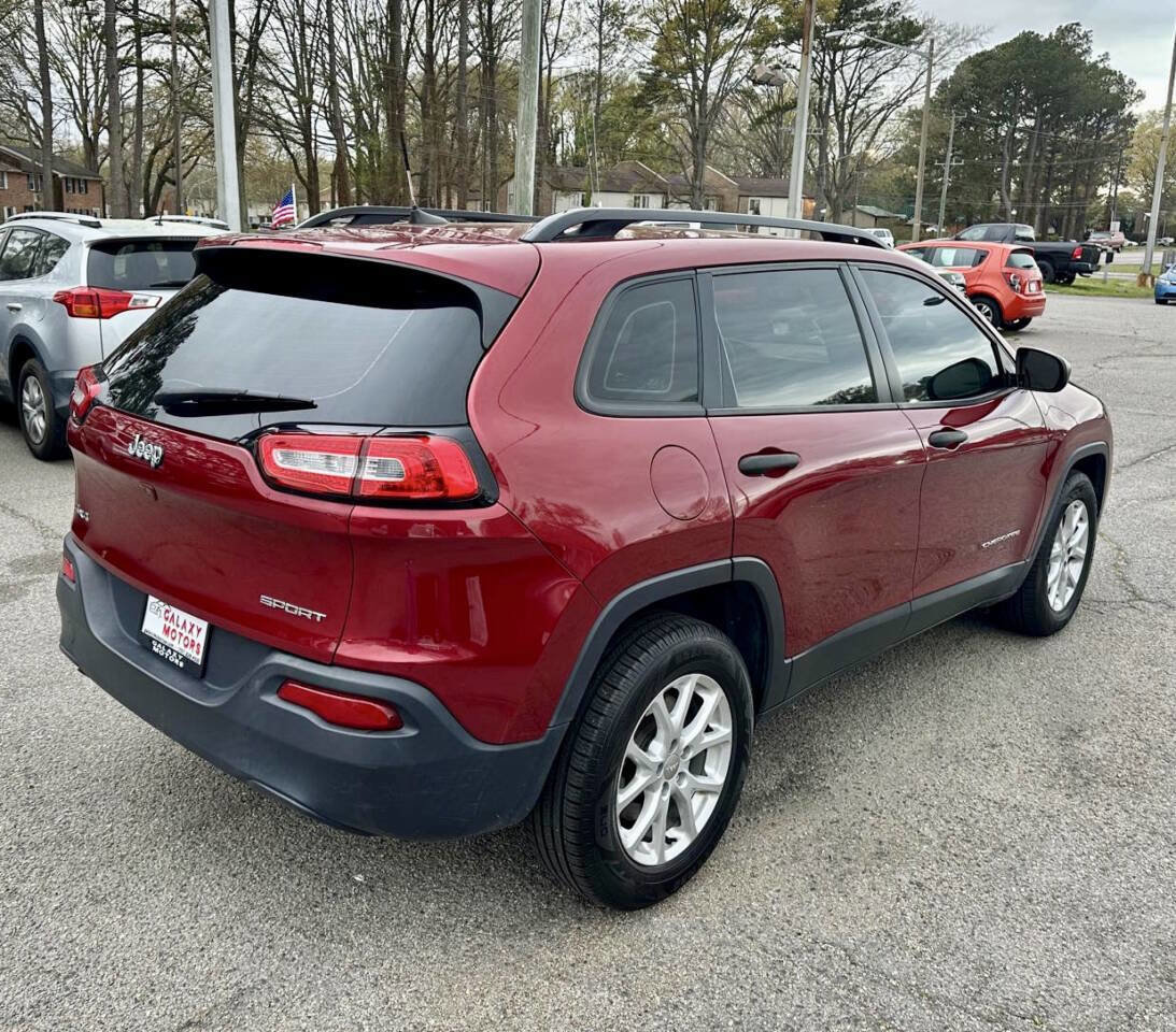 Used 2016 Jeep Cherokee Sport AWD/4WD image 4