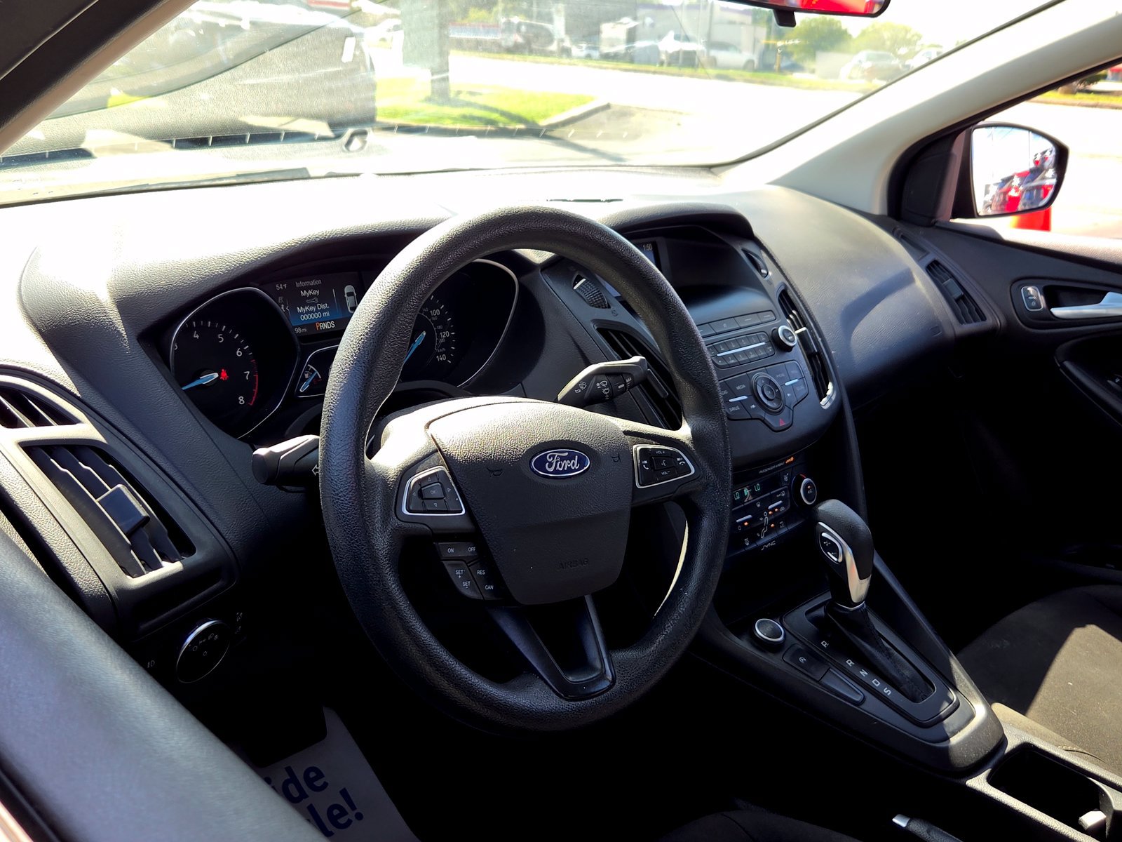 Used 2018 Ford Focus SE w/ SE Appearance Package FWD image 10
