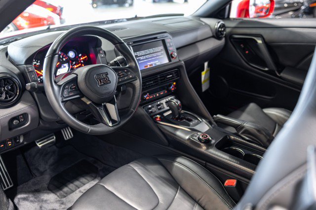 Used 2023 Nissan GT-R Premium w/ Premium Interior Package AWD/4WD image 33
