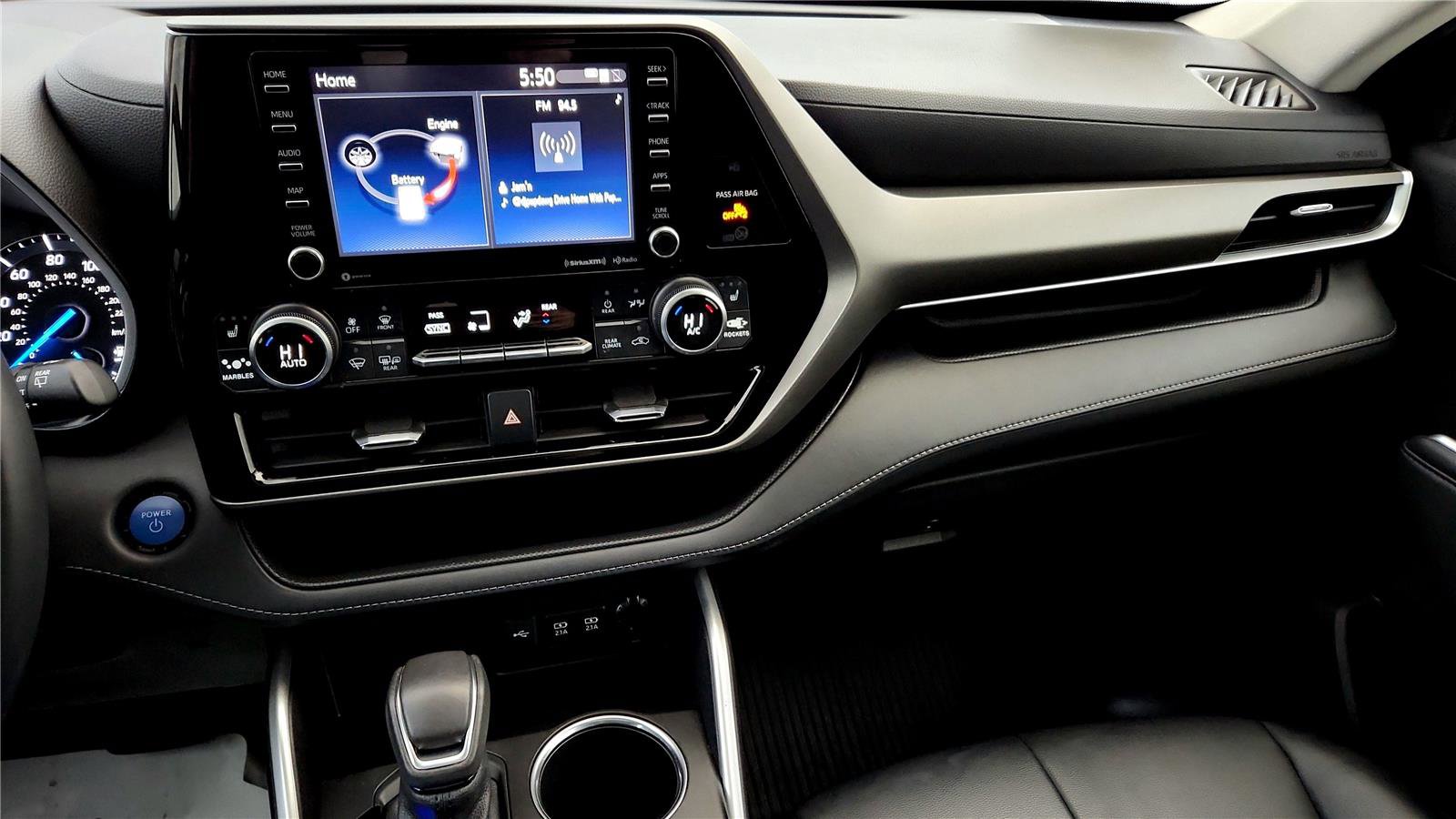 Used 2021 Toyota Highlander XLE image 27