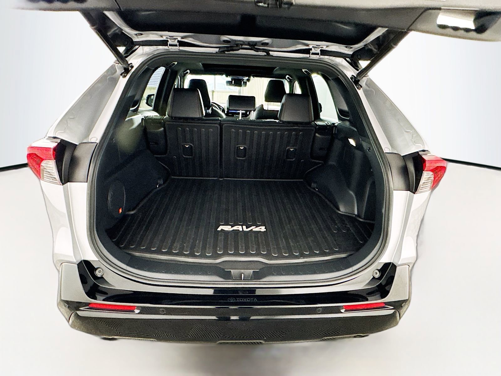 Used 2022 Toyota RAV4 XSE w/ Premium Package AWD/4WD image 24