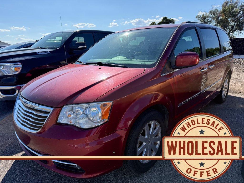 Used 2015 Chrysler Town & Country Touring w/ Driver Convenience Group FWD image 1