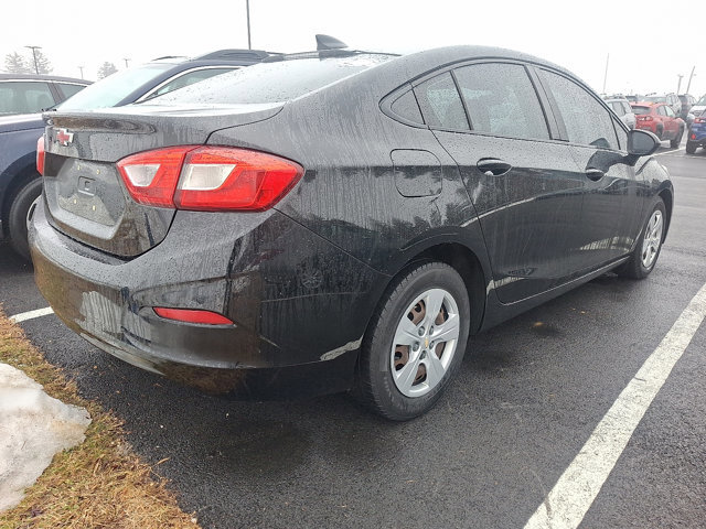 Used 2018 Chevrolet Cruze LS image 6