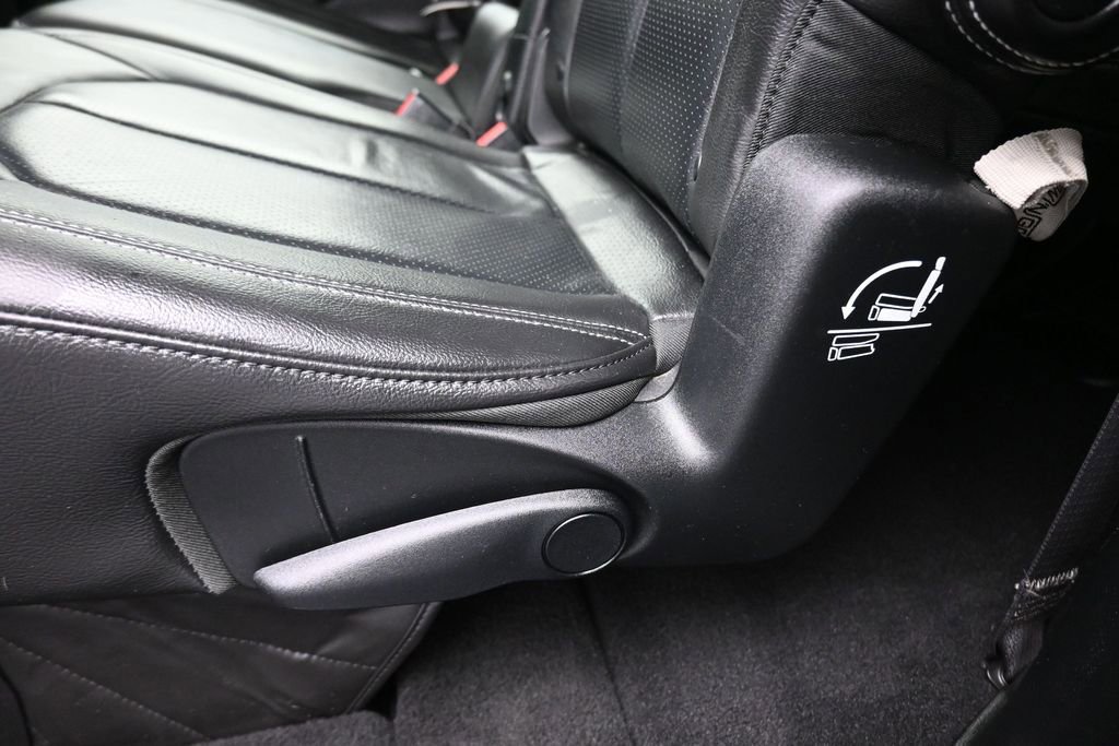 Used 2019 Chrysler Pacifica Touring-L w/ S Appearance Package FWD image 30