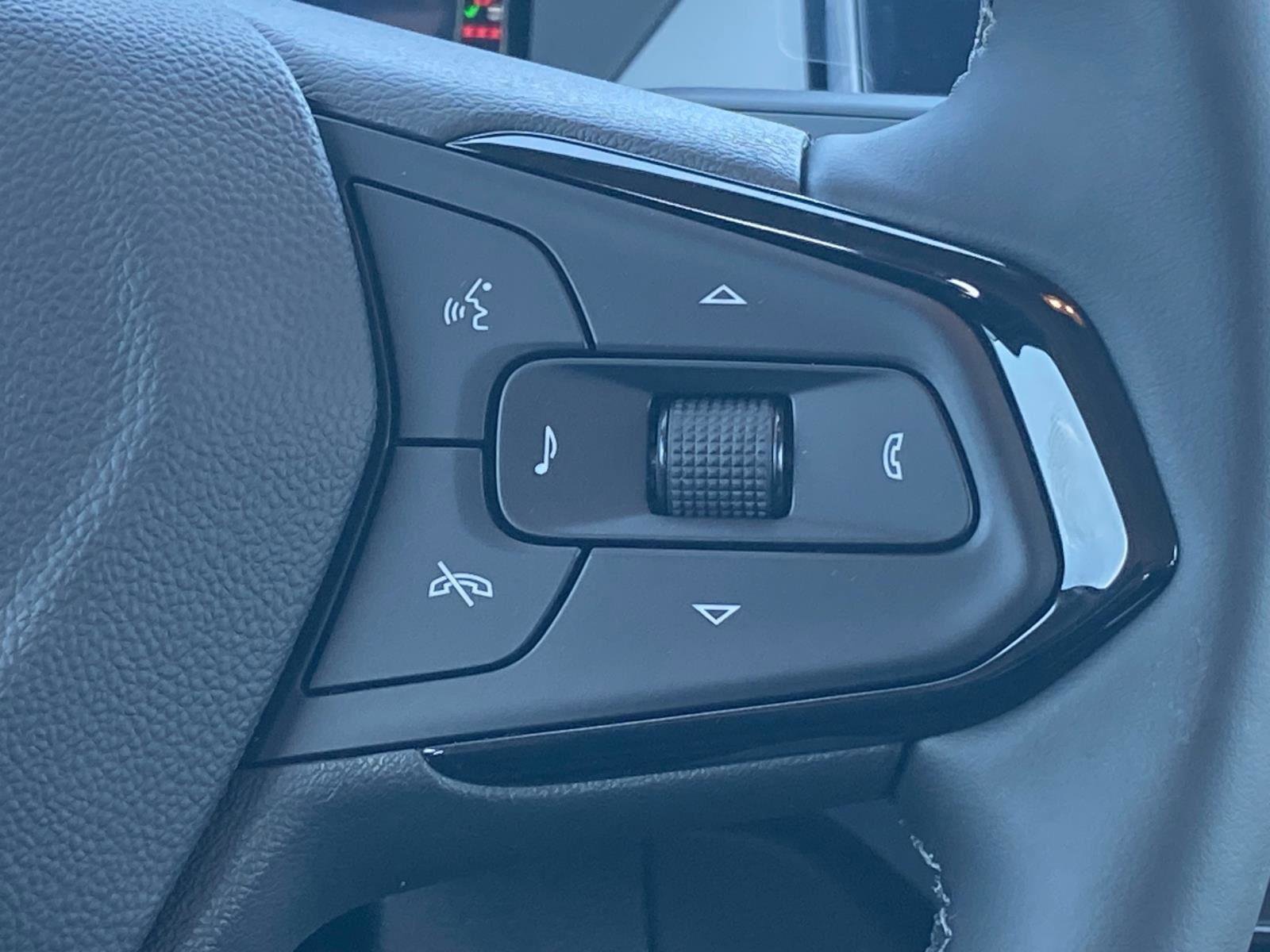New 2027 Chevrolet Bolt RS FWD image 10