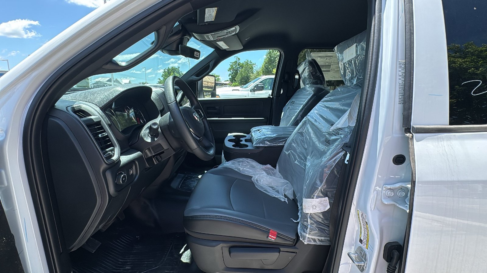 New 2026 RAM 3500 Tradesman AWD/4WD image 9