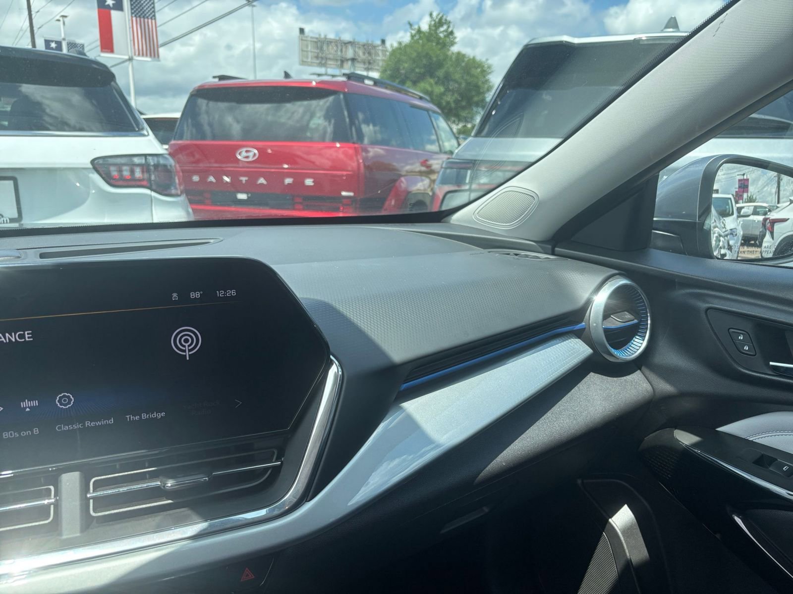 Used 2025 Chevrolet Trax LT w/ LT Convenience Package FWD image 34