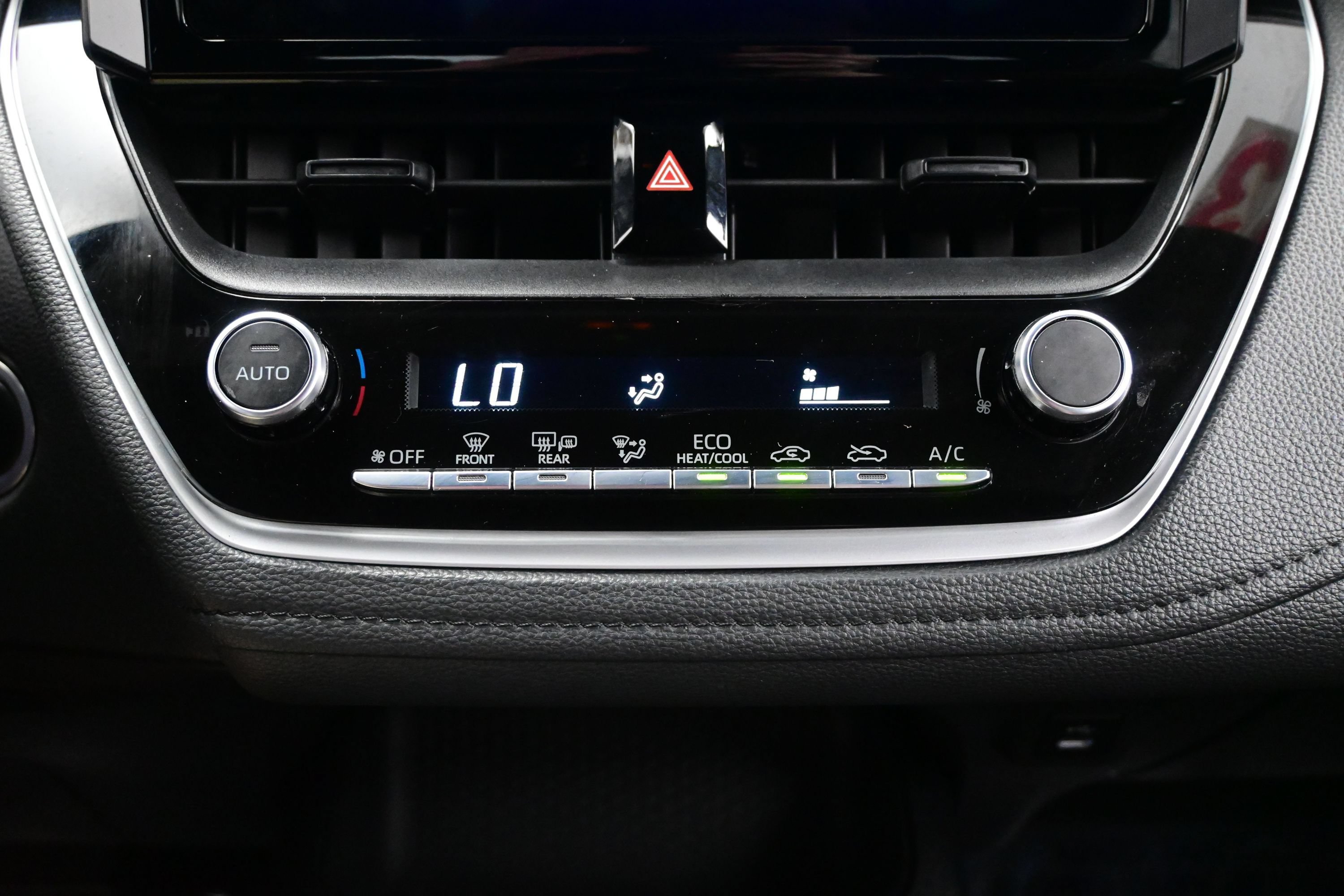 Used 2023 Toyota Corolla SE FWD image 19