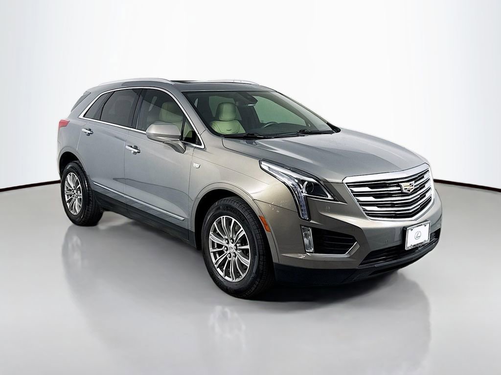 Used 2018 Cadillac XT5 Luxury w/ Driver Awareness Package image 3
