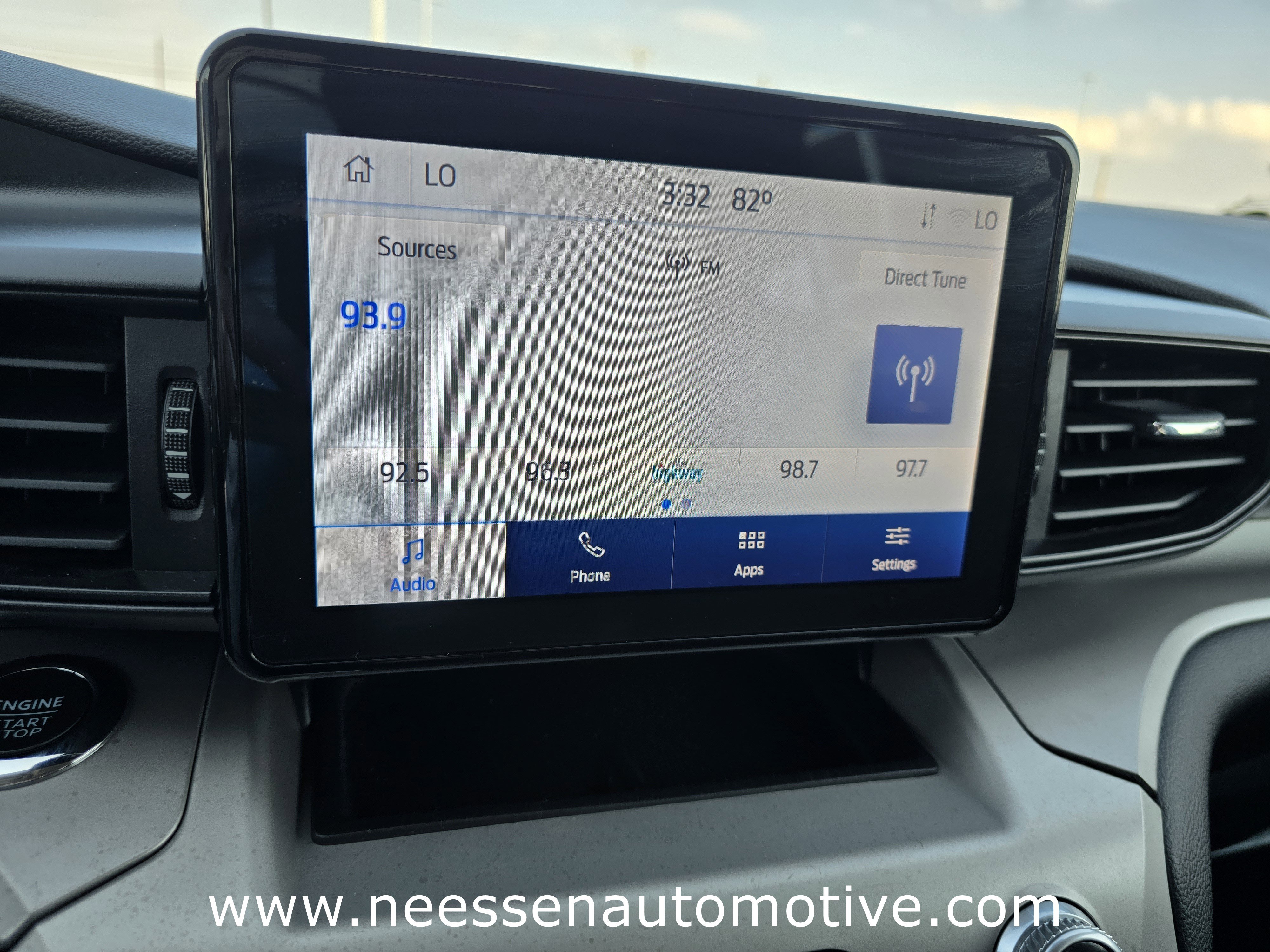 Used 2022 Ford Explorer XLT image 28