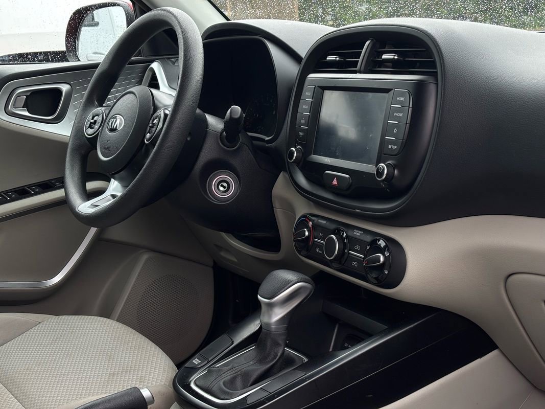 Used 2020 Kia Soul LX FWD image 6