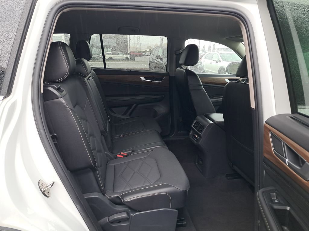 Used 2024 Volkswagen Atlas SE image 16