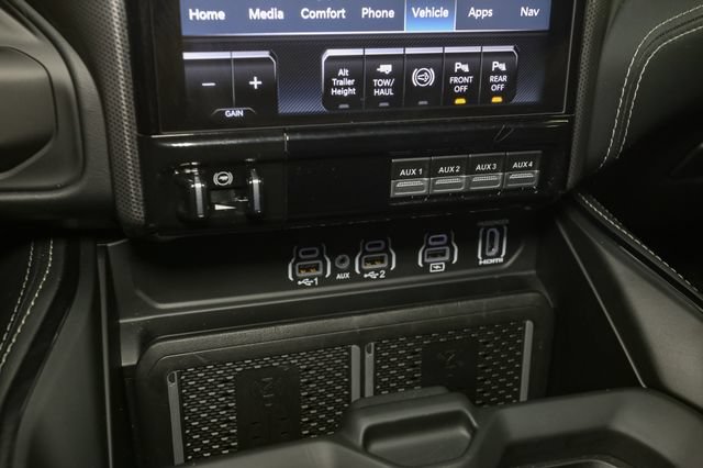 Used 2025 RAM 3500 Limited AWD/4WD image 28