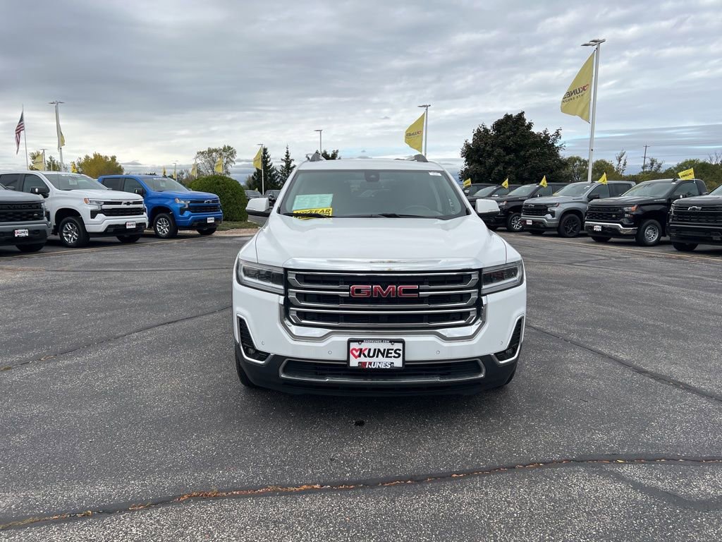 Used 2023 GMC Acadia SLT image 2