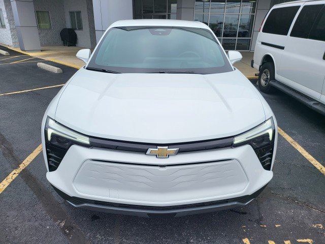 New 2026 Chevrolet Blazer EV LT AWD/4WD image 3