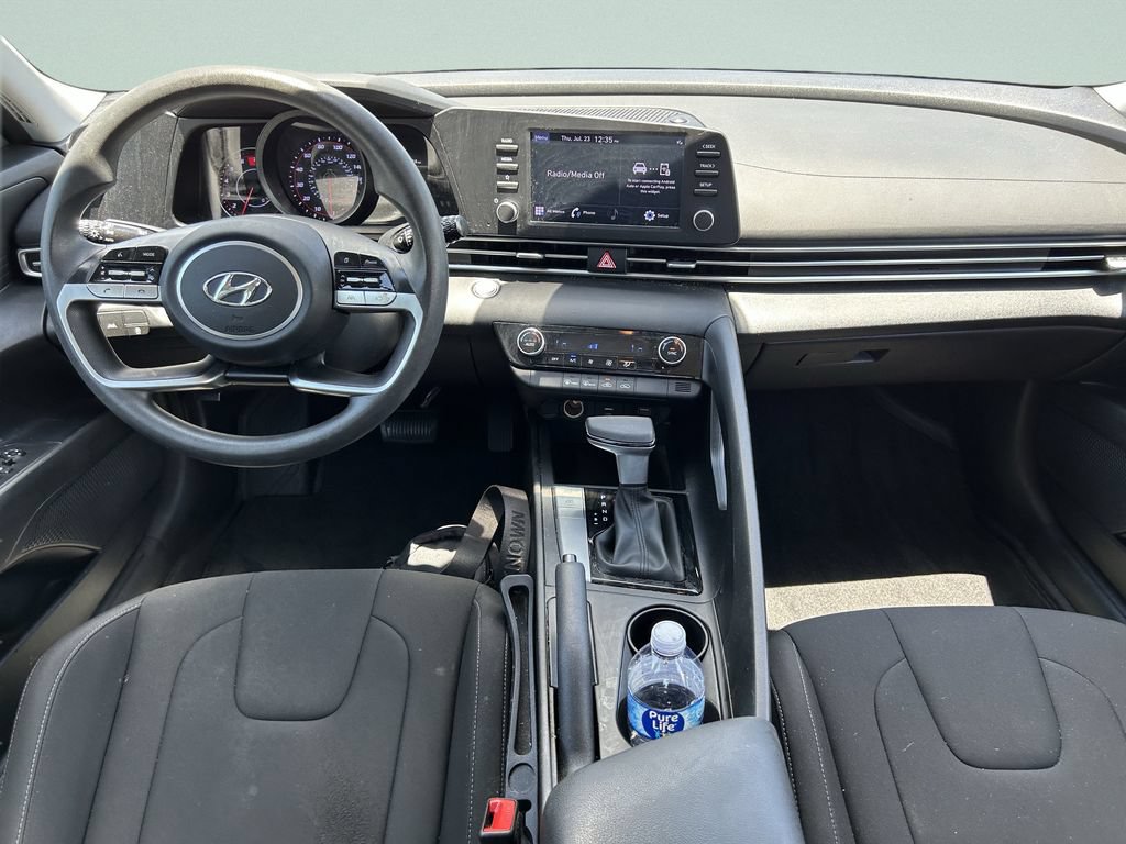 Certified 2023 Hyundai Elantra SEL w/ Preferred Accessory Package FWD image 17