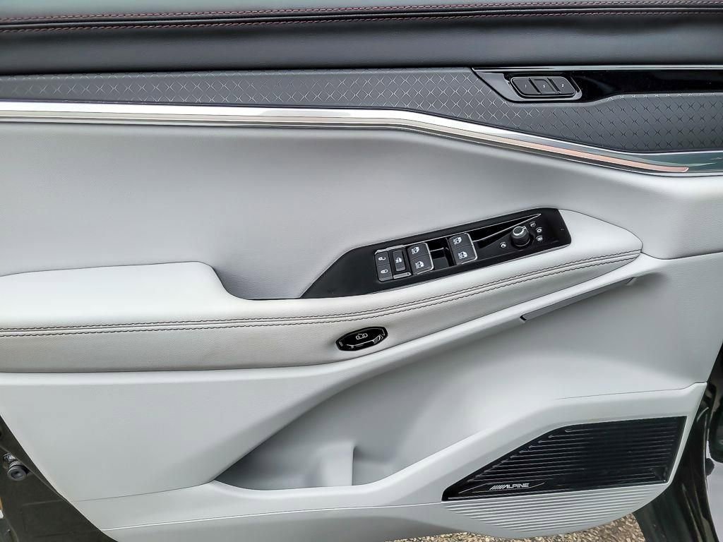 Used 2025 Jeep Wagoneer S Limited image 20