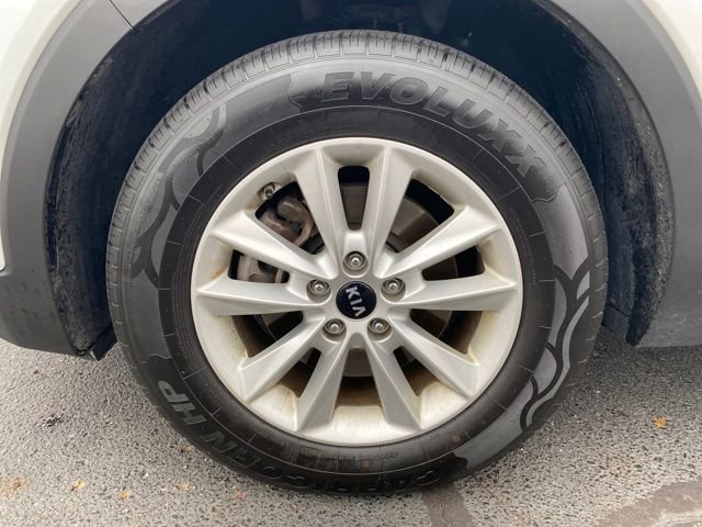 Used 2019 Kia Sorento LX image 22