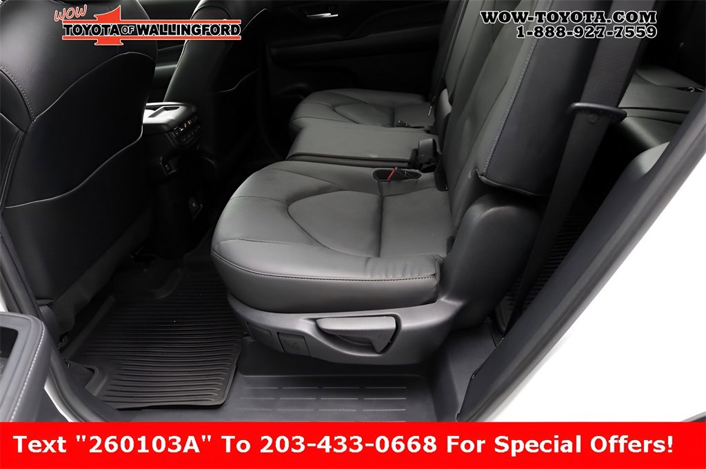 Used 2024 Toyota Grand Highlander Limited image 14
