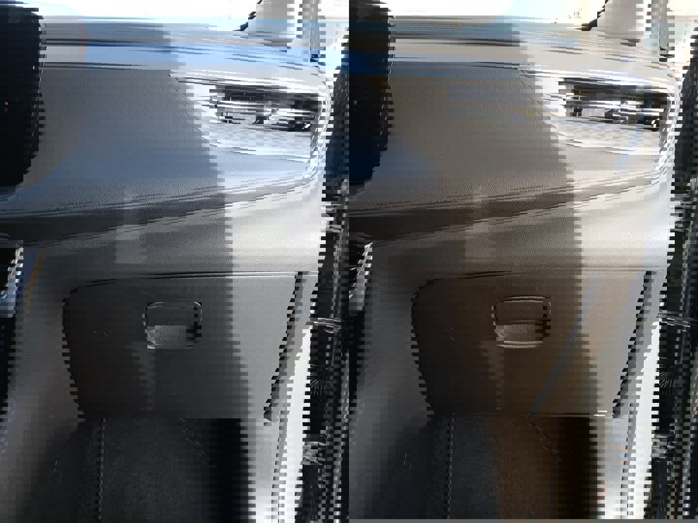 Used 2024 Buick Encore GX Sport Touring w/ Comfort Package image 27