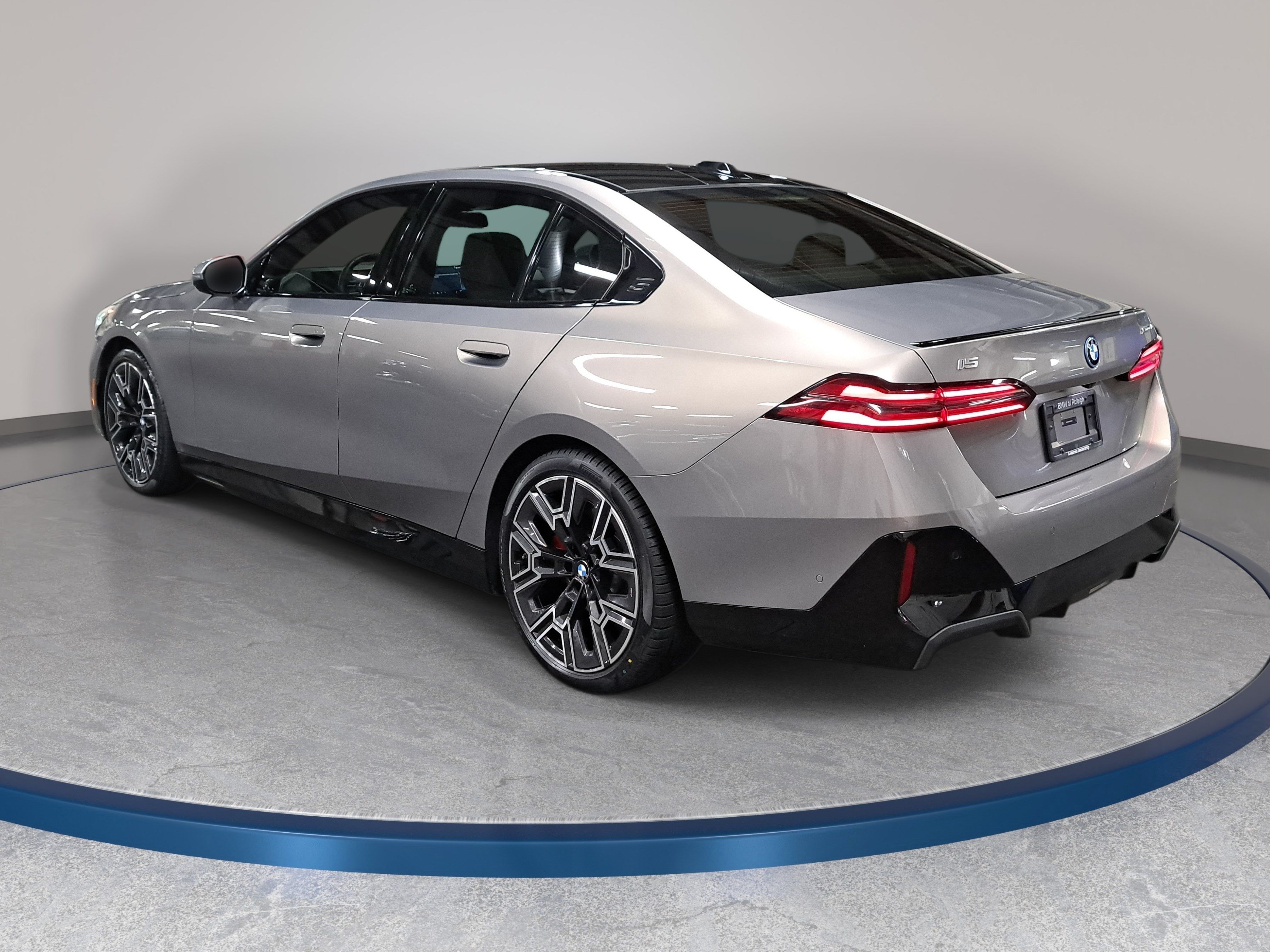 Certified 2026 BMW i5 eDrive40 w/ M Sport Package AWD/4WD image 8