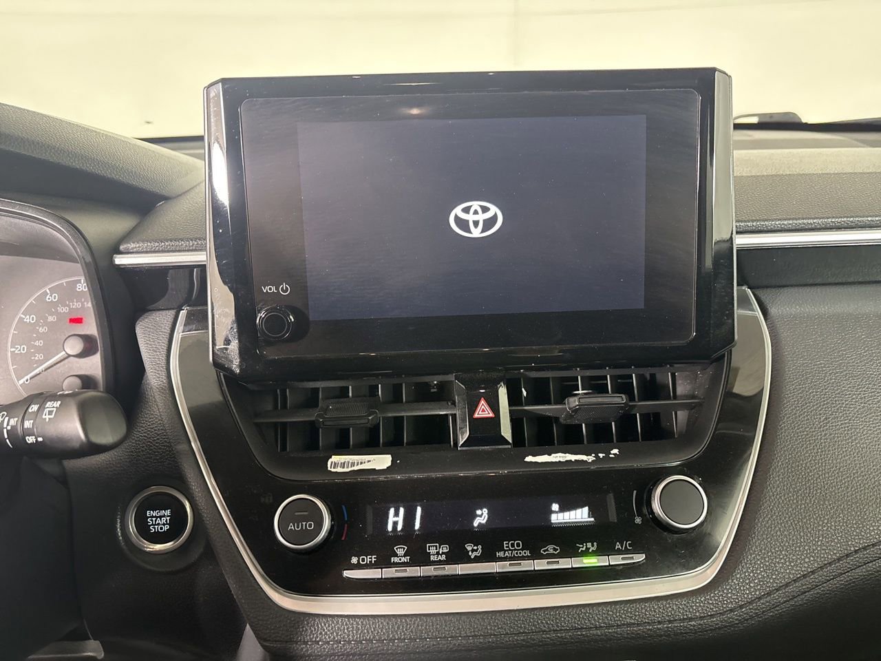 Used 2023 Toyota Corolla Cross LE image 14