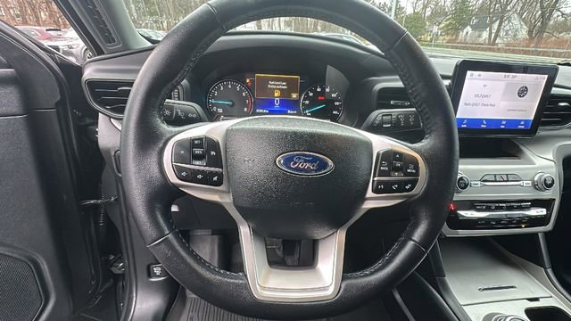 Used 2023 Ford Explorer XLT AWD/4WD image 14