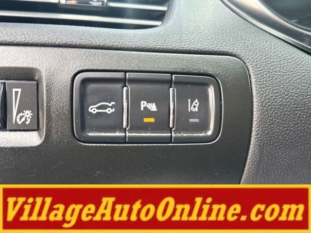 Used 2017 Chevrolet Impala LT FWD image 31