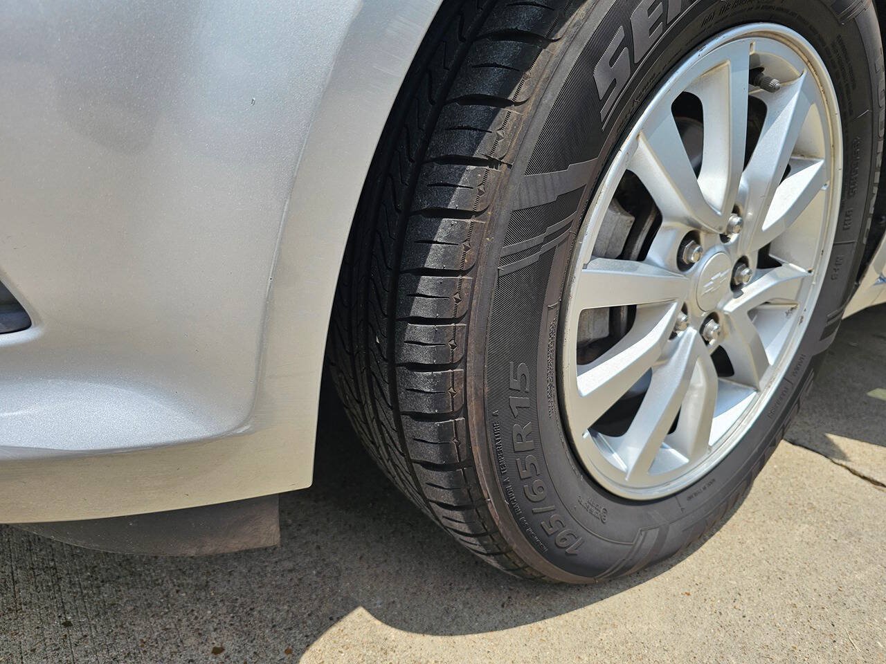 Used 2019 Chevrolet Sonic LT w/ Convenience Package FWD image 14