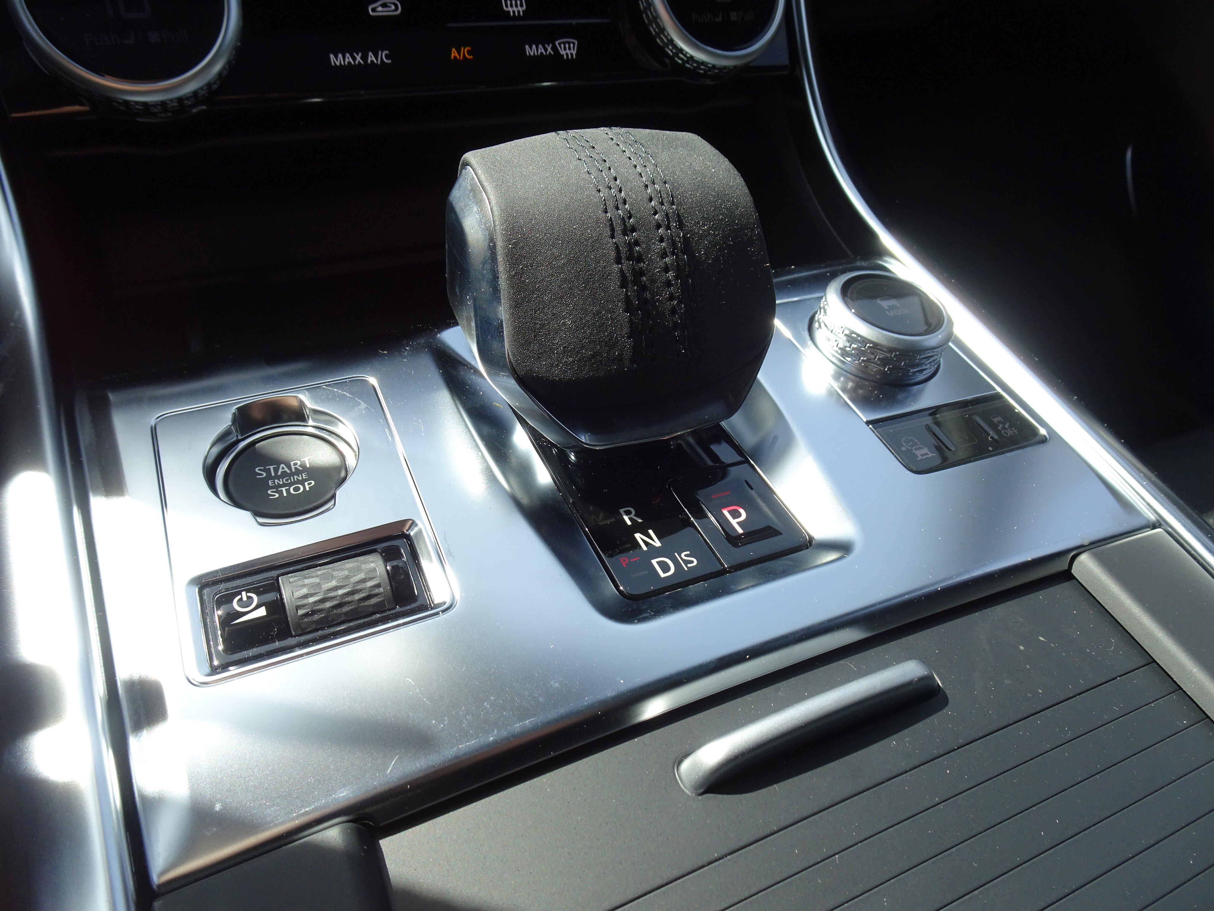 New 2024 Jaguar XF R-Dynamic SE image 25