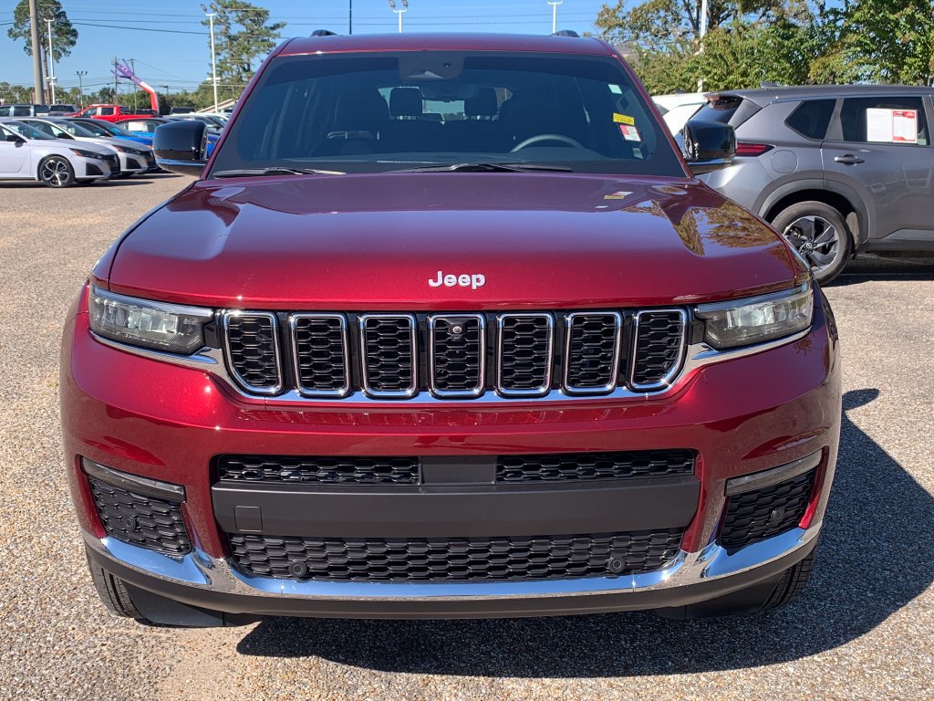 Used 2025 Jeep Grand Cherokee L Limited w/ Luxury Tech Group II RWD image 3