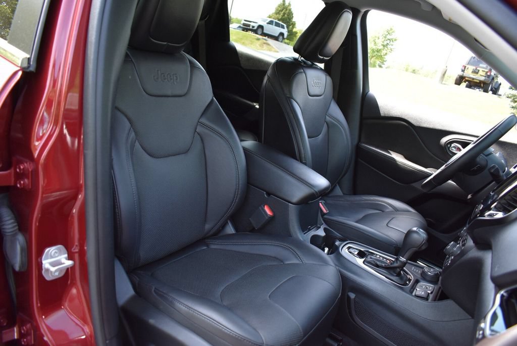 Used 2019 Jeep Cherokee Limited AWD/4WD image 24
