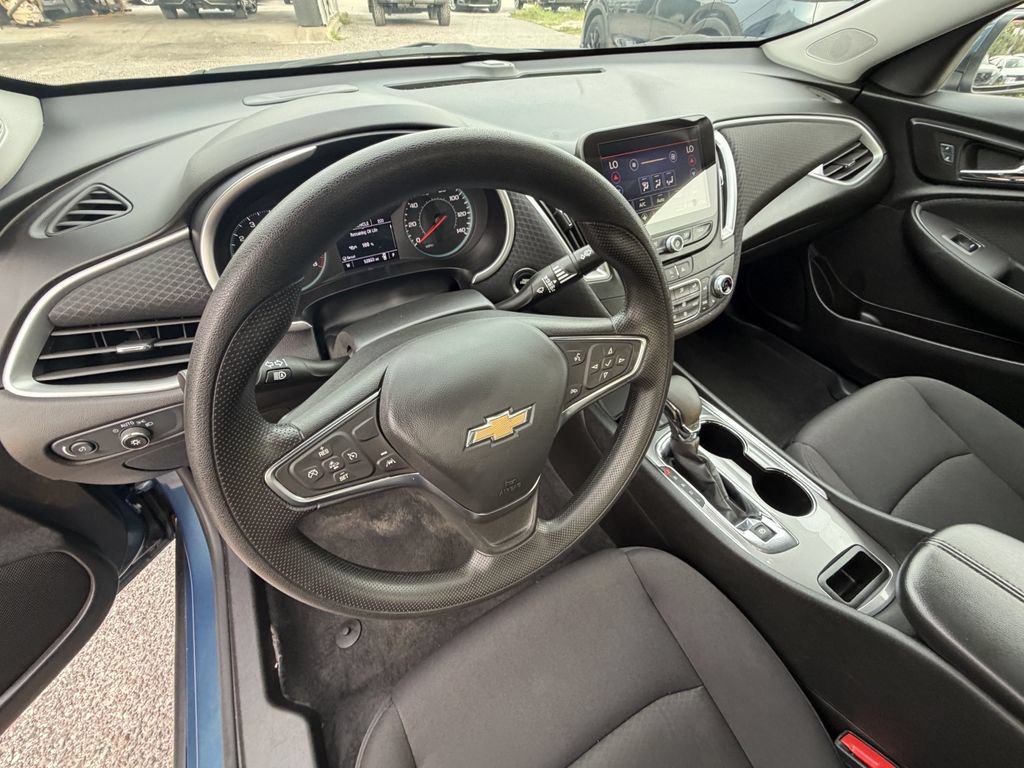 Used 2024 Chevrolet Malibu LT FWD image 19