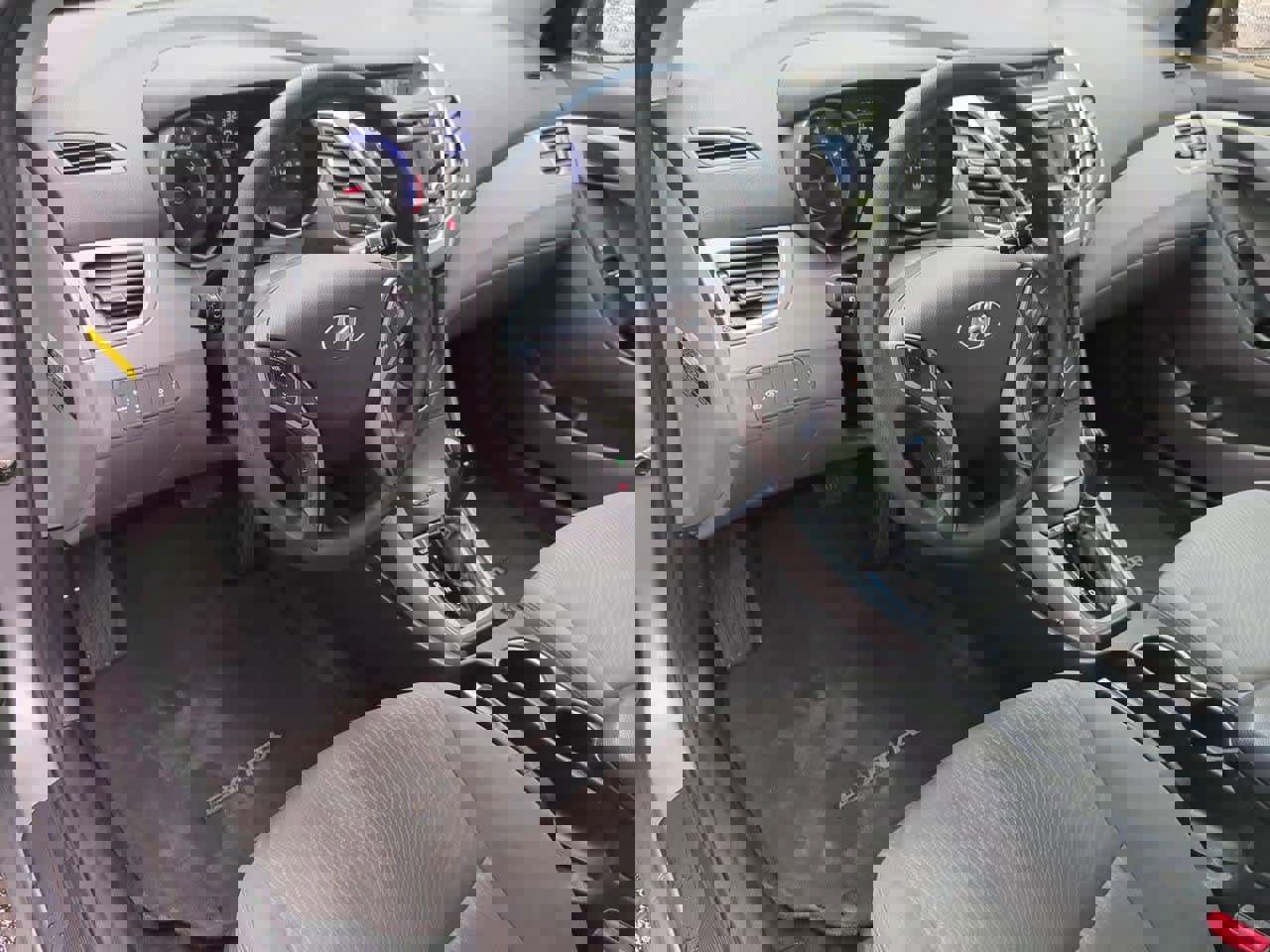 Used 2015 Hyundai Elantra SE w/ Option Group 02 image 4