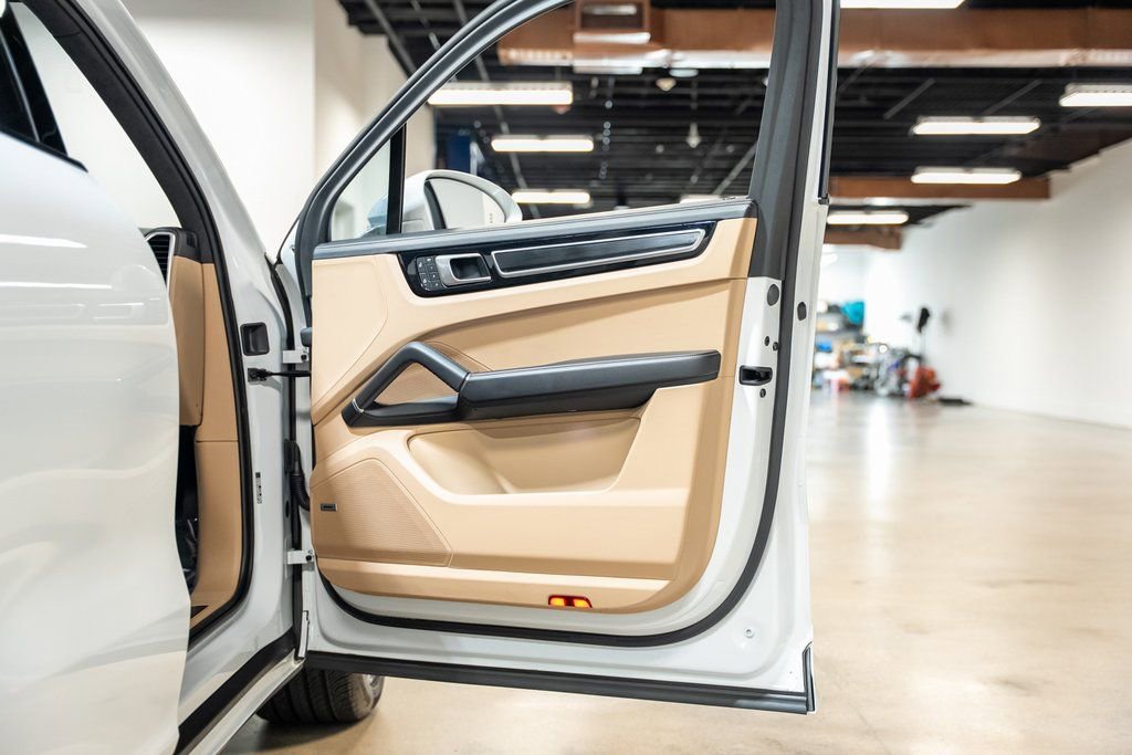 Used 2022 Porsche Cayenne GTS image 60