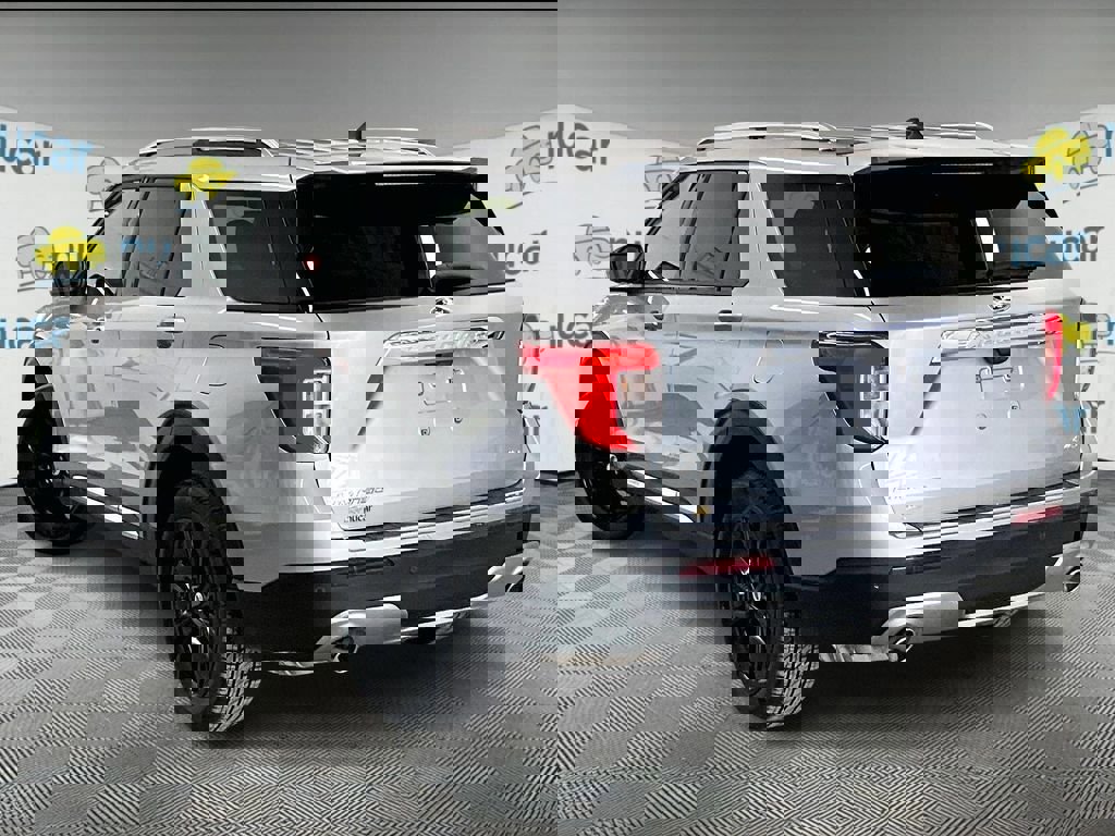Used 2023 Ford Explorer Limited w/ Equipment Group 301A AWD/4WD image 4