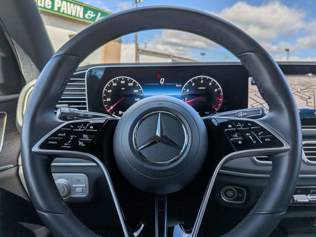 Used 2025 Mercedes-Benz GLE 350 4MATIC image 29