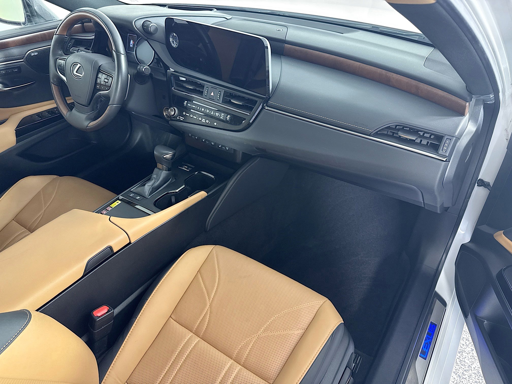 Used 2024 Lexus ES 300h ES 300h Luxury image 29