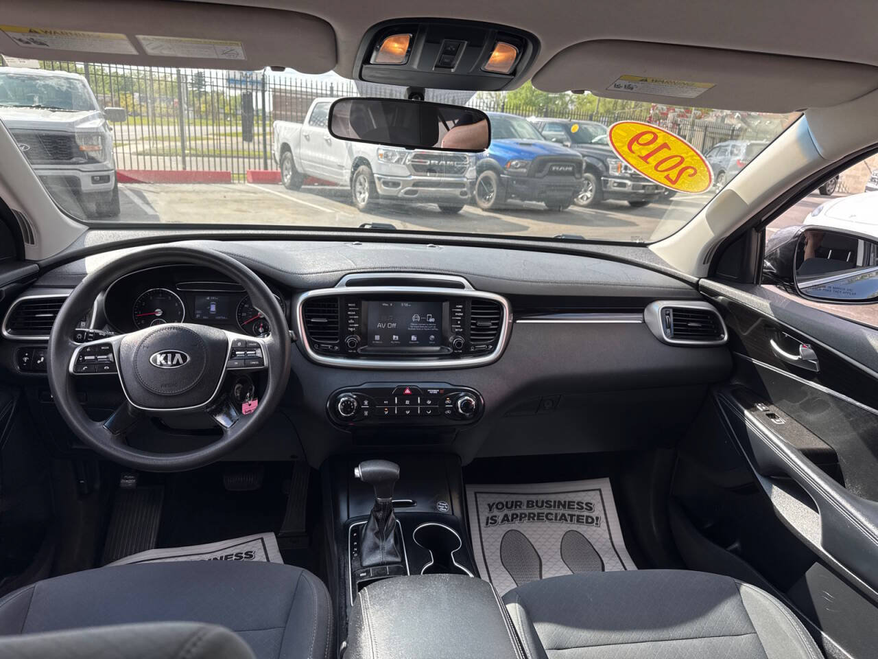 Used 2019 Kia Sorento FWD image 11