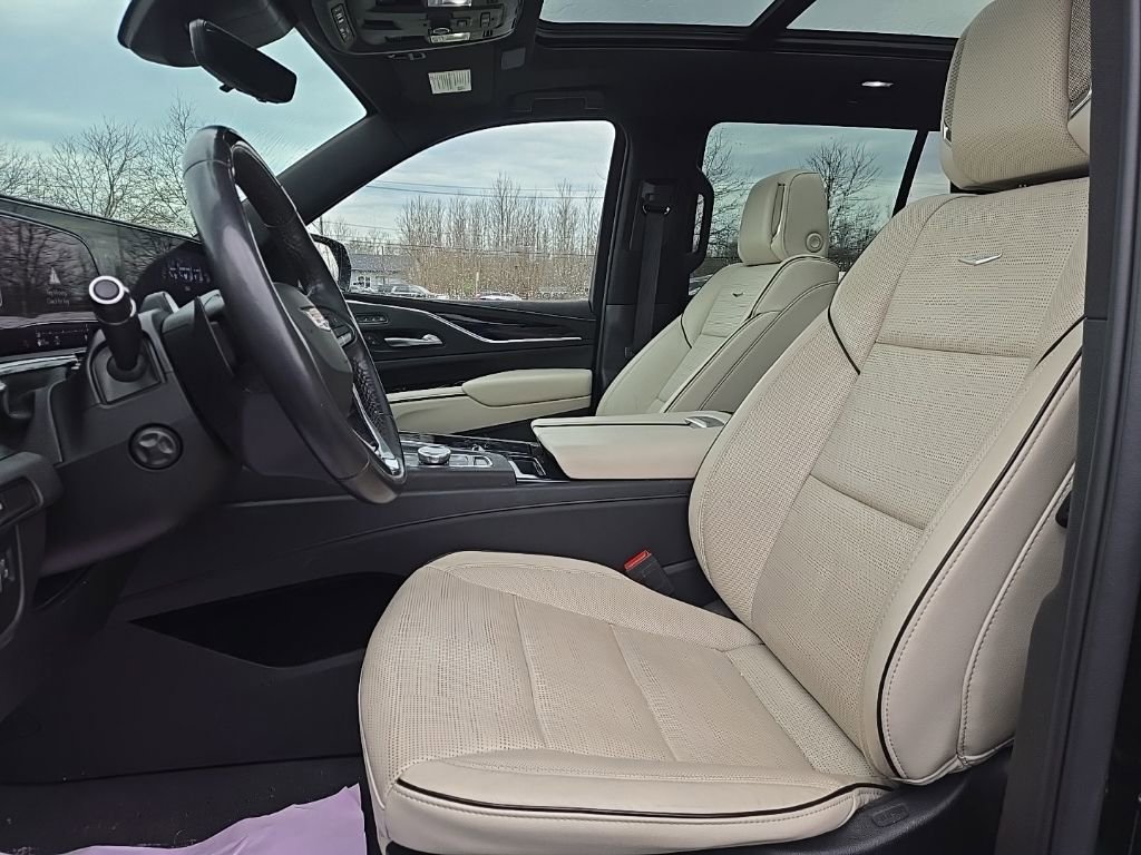 Used 2023 Cadillac Escalade Sport image 13