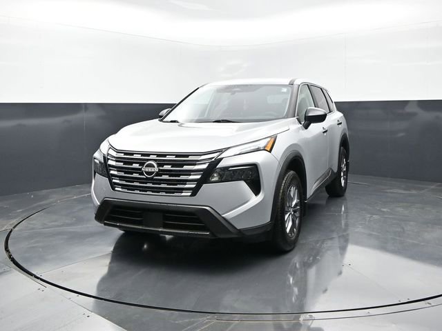 Used 2024 Nissan Rogue S AWD/4WD image 4