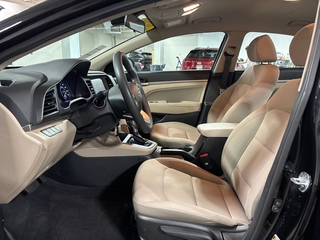 Used 2020 Hyundai Elantra SEL w/ Winter Weather Package FWD image 14
