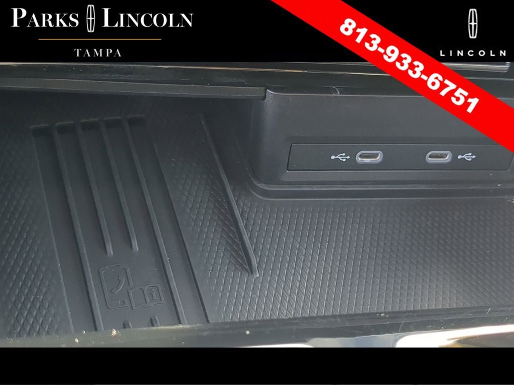 Used 2025 Volkswagen Atlas Peak Edition SE AWD/4WD image 25