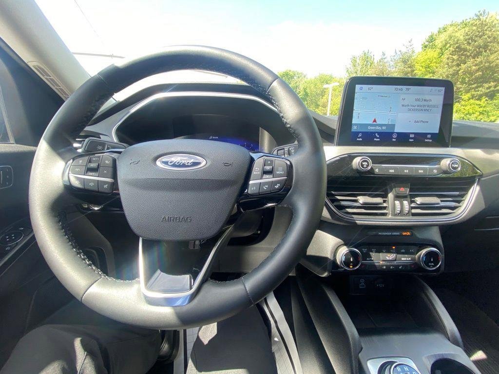 Used 2022 Ford Escape Titanium w/ Class II Trailer Tow Package AWD/4WD image 6