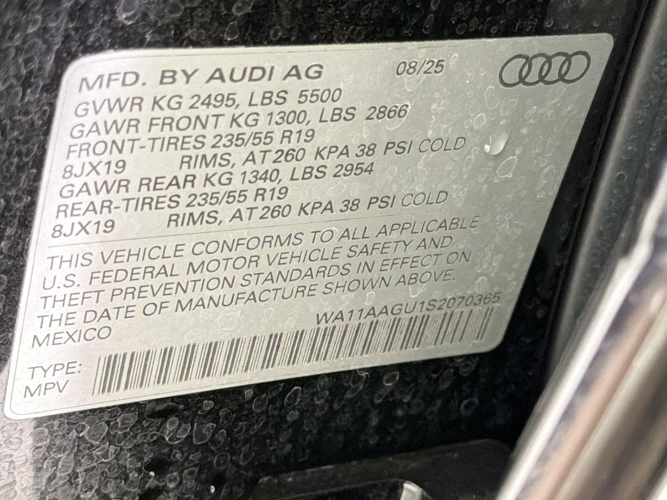 Used 2025 Audi Q5 Premium w/ Convenience Package image 23