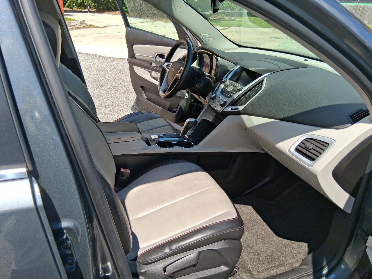 Used 2011 GMC Terrain SLT FWD image 12