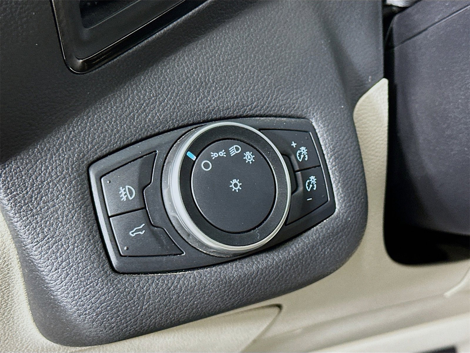 Used 2017 Ford Escape Titanium w/ Equipment Group 301A image 10