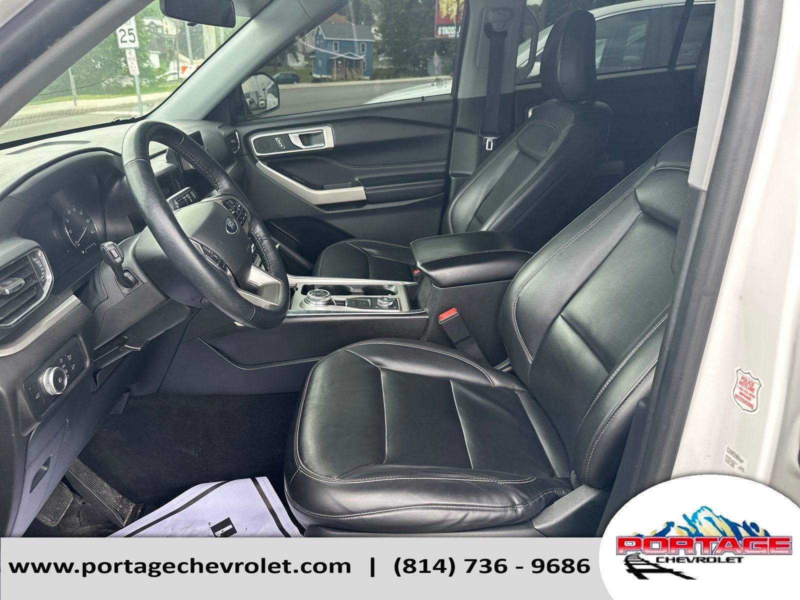 Used 2022 Ford Explorer XLT w/ Equipment Group 202A AWD/4WD image 10