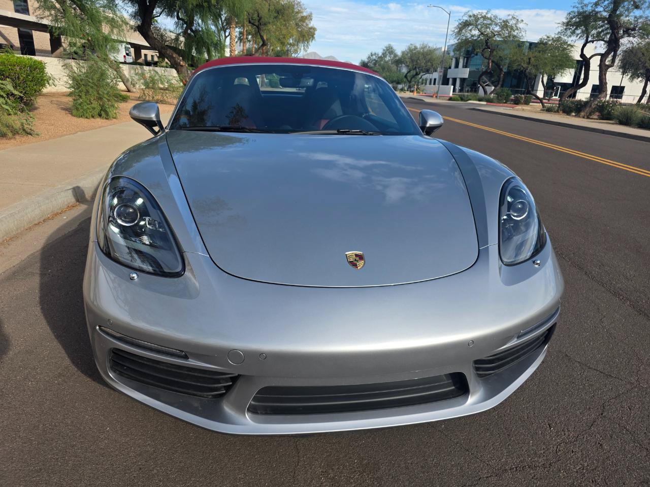 Used 2019 Porsche 718 Boxster RWD image 12