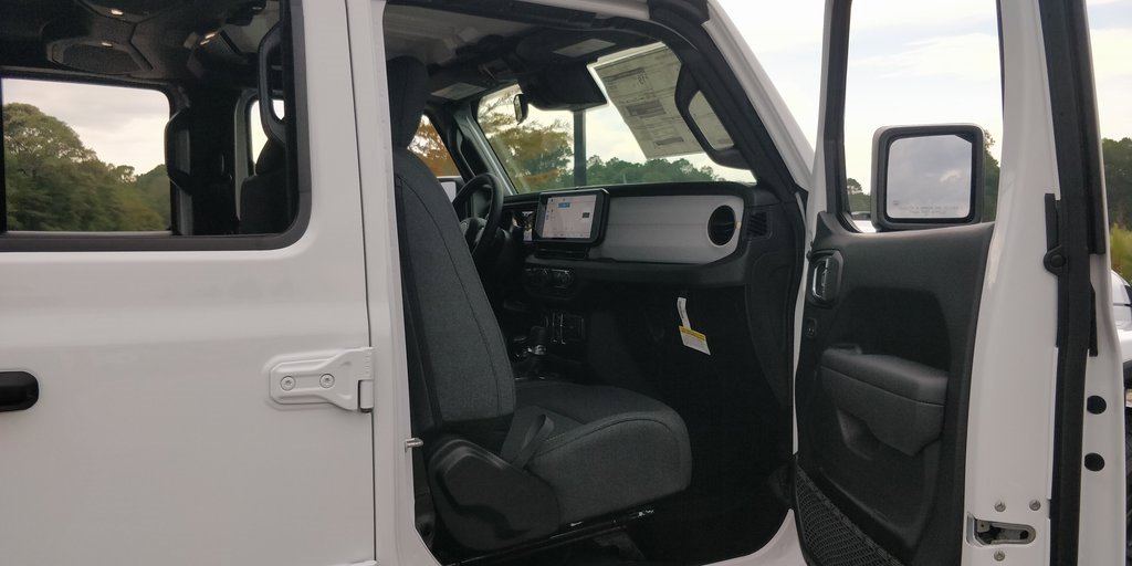 New 2025 Jeep Gladiator Sport image 33